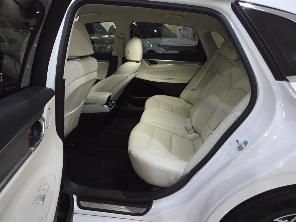 HYUNDAI Grandeur - Vista 7