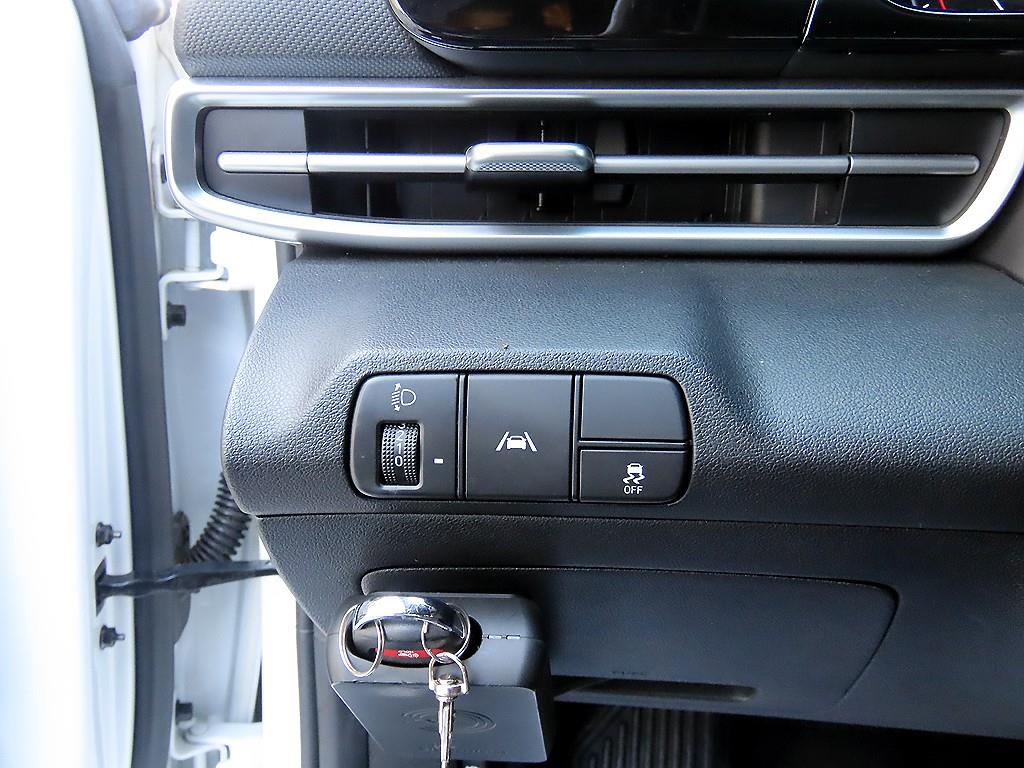 HYUNDAI Avante - Vista 12