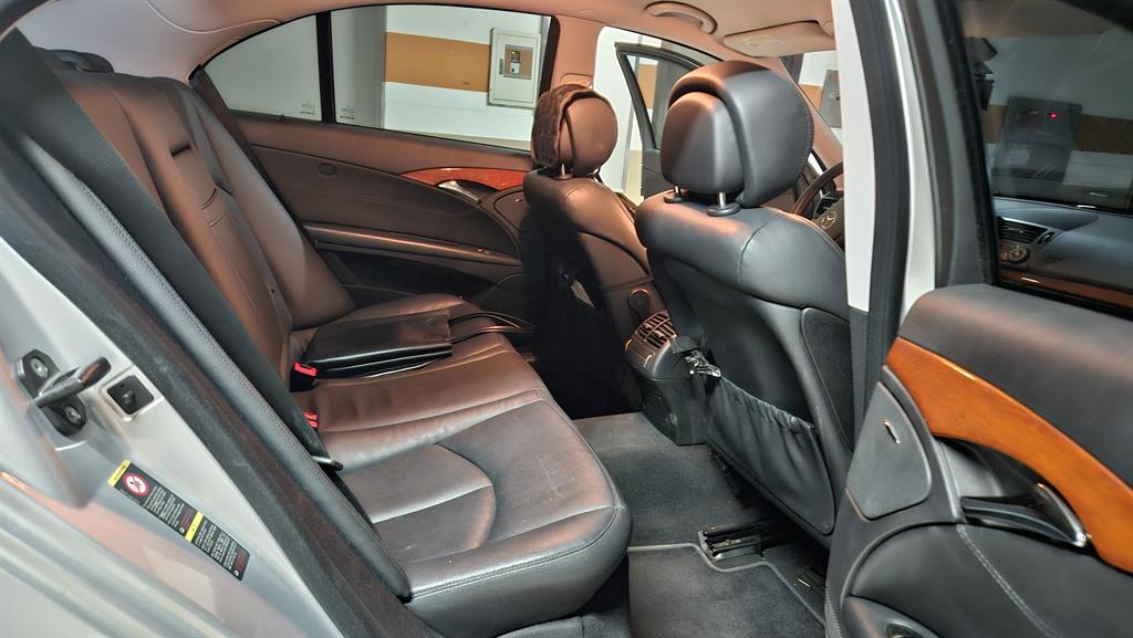 Mercedes Benz E class - Vista 8