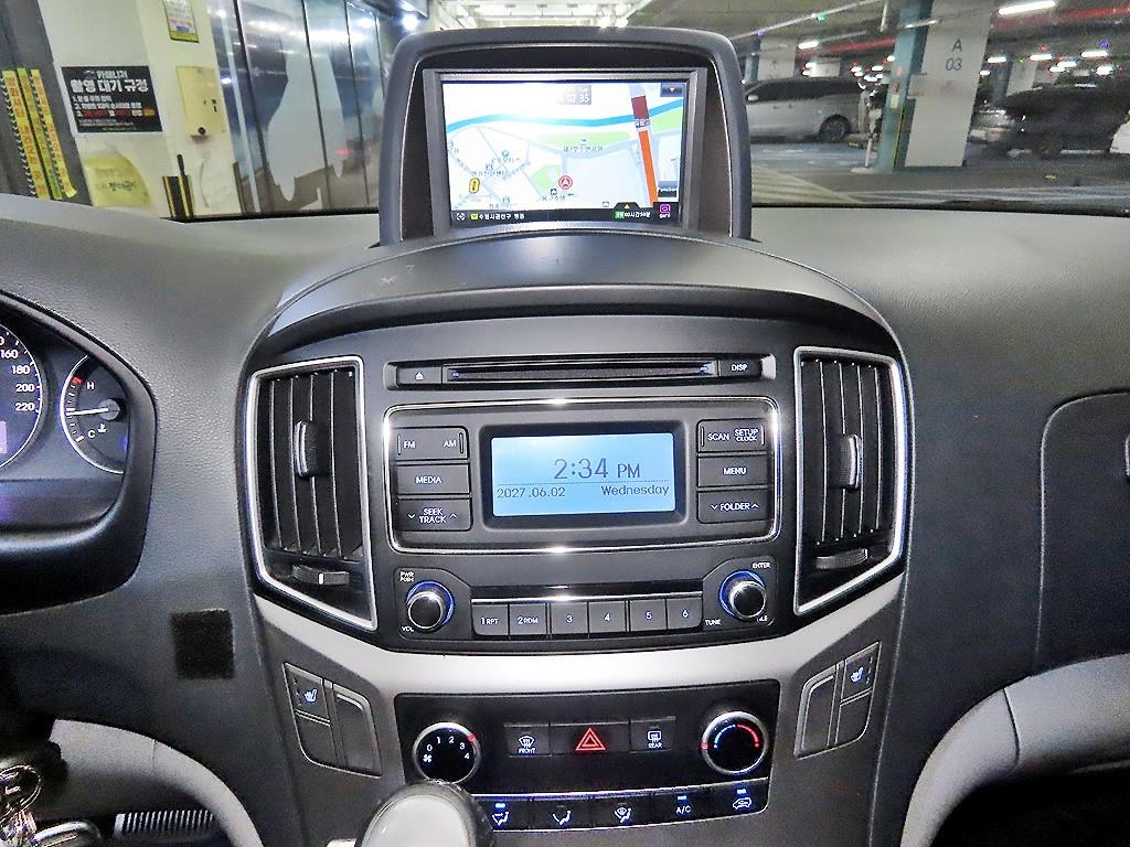 HYUNDAI Starex - Vista 11