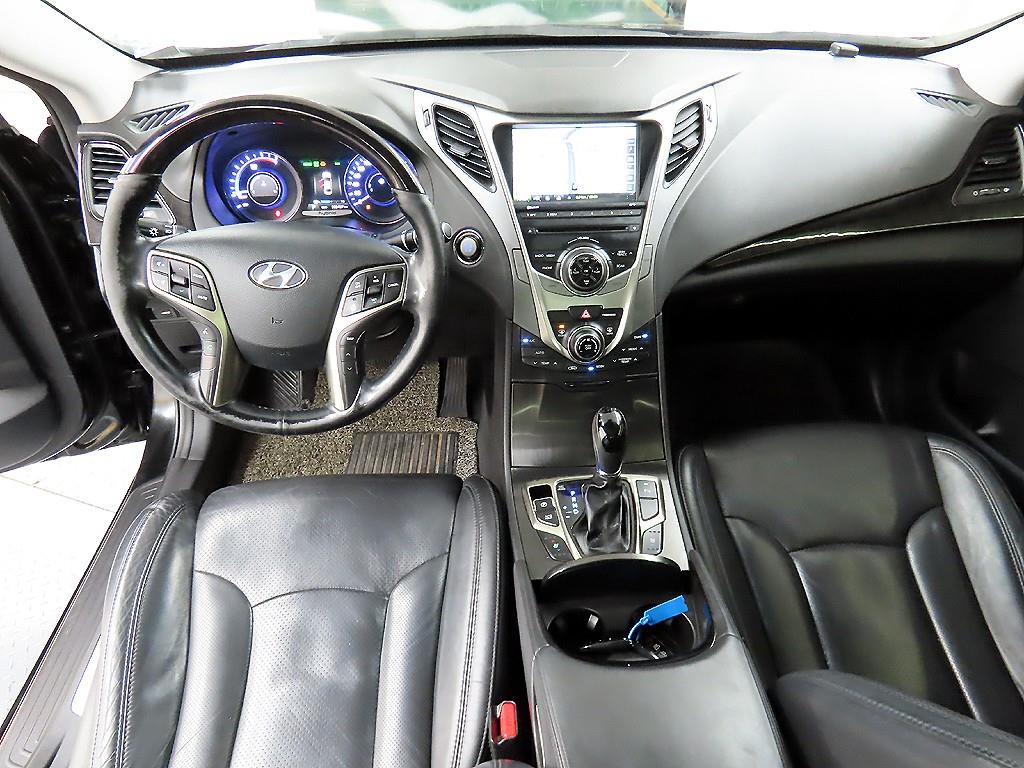 HYUNDAI Grandeur - Vista 7