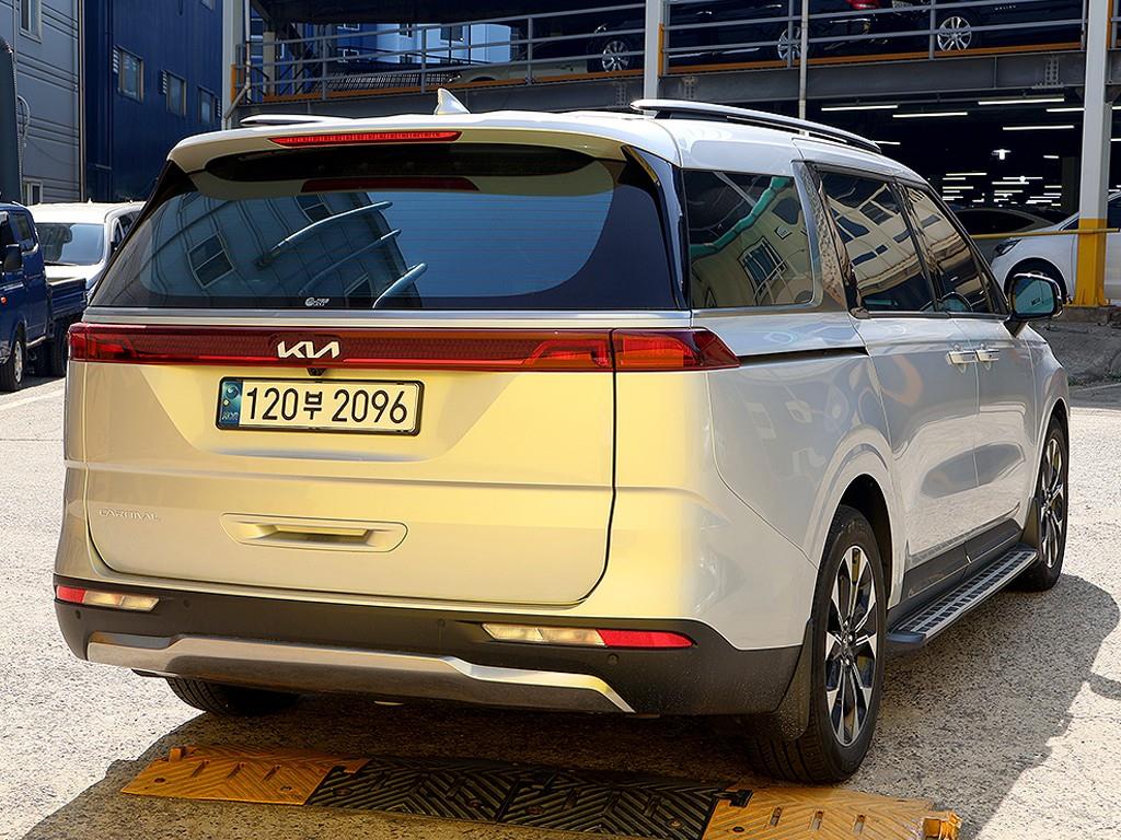 KIA Carnival - Vista 7