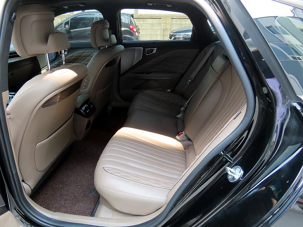 KIA K8 - Vista 6