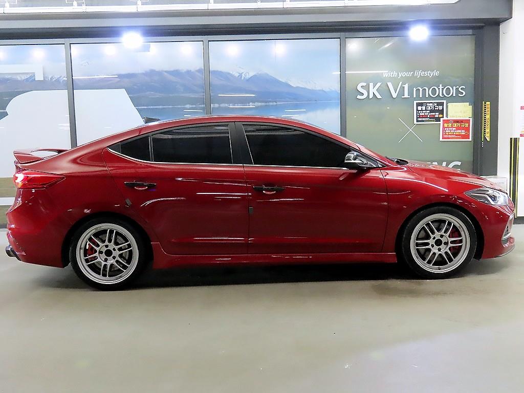 HYUNDAI Avante - Vista 3