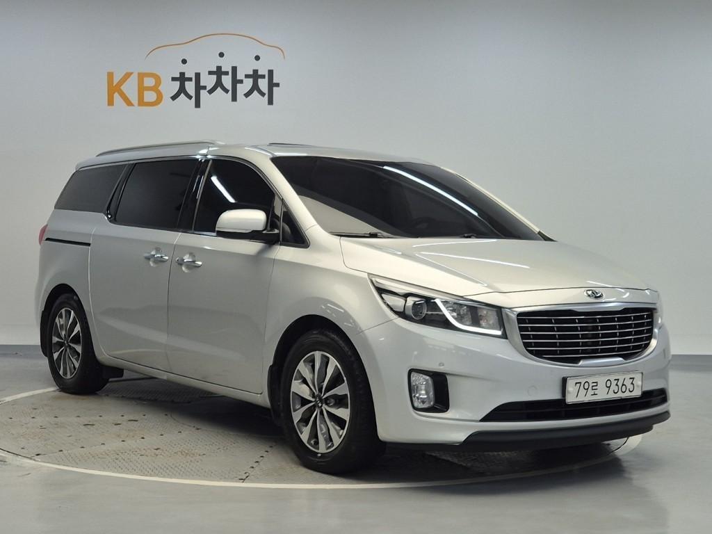 KIA Carnival - Vista 4
