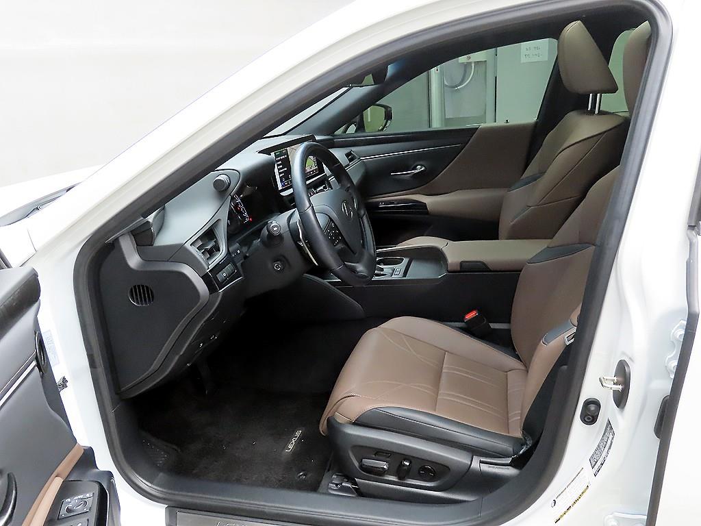 Lexus ES - Vista 5