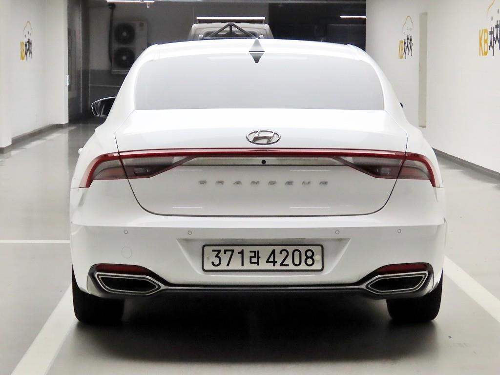 HYUNDAI Grandeur - Vista 3