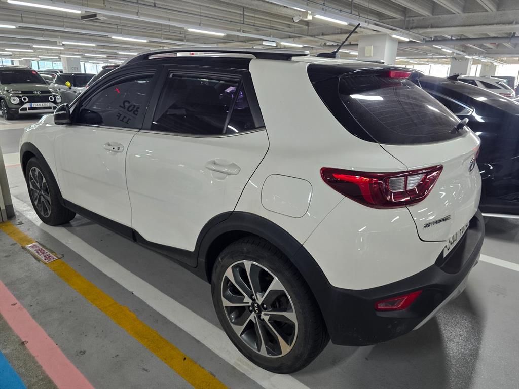 KIA Stonic - Vista 4