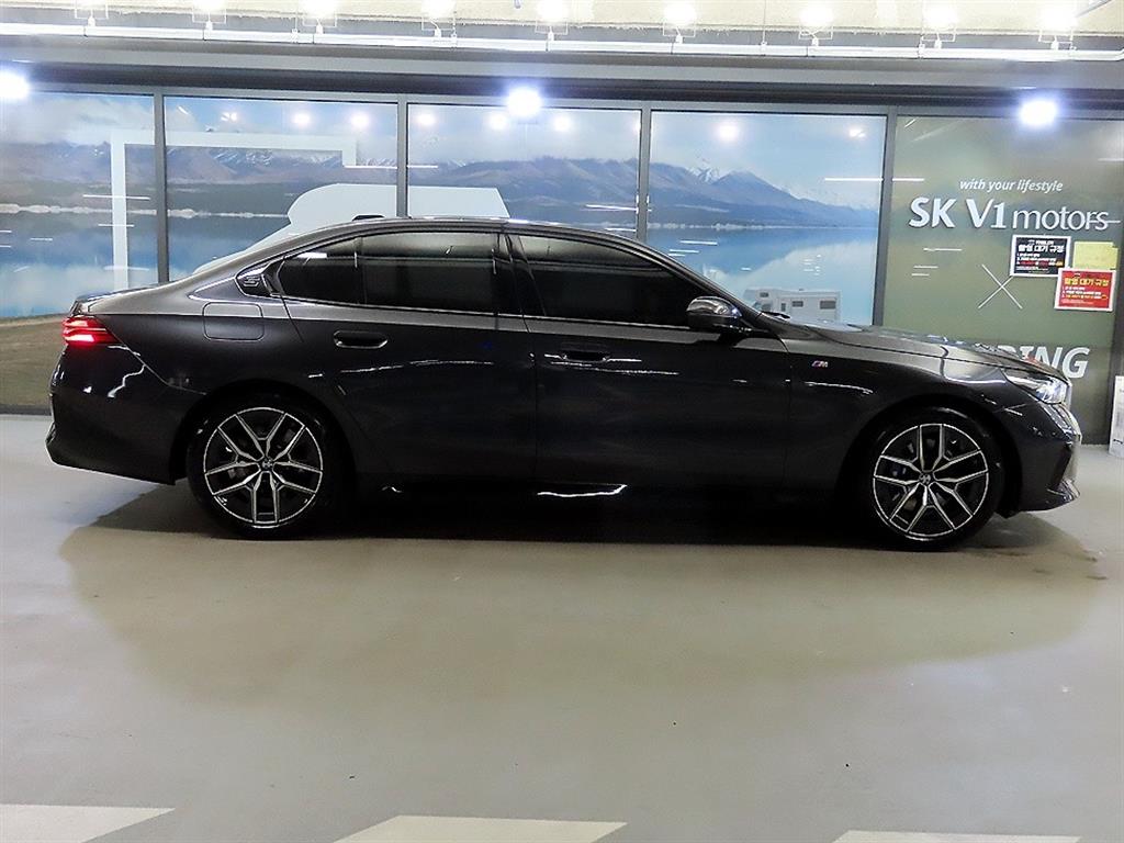BMW 5 Series - Vista 3