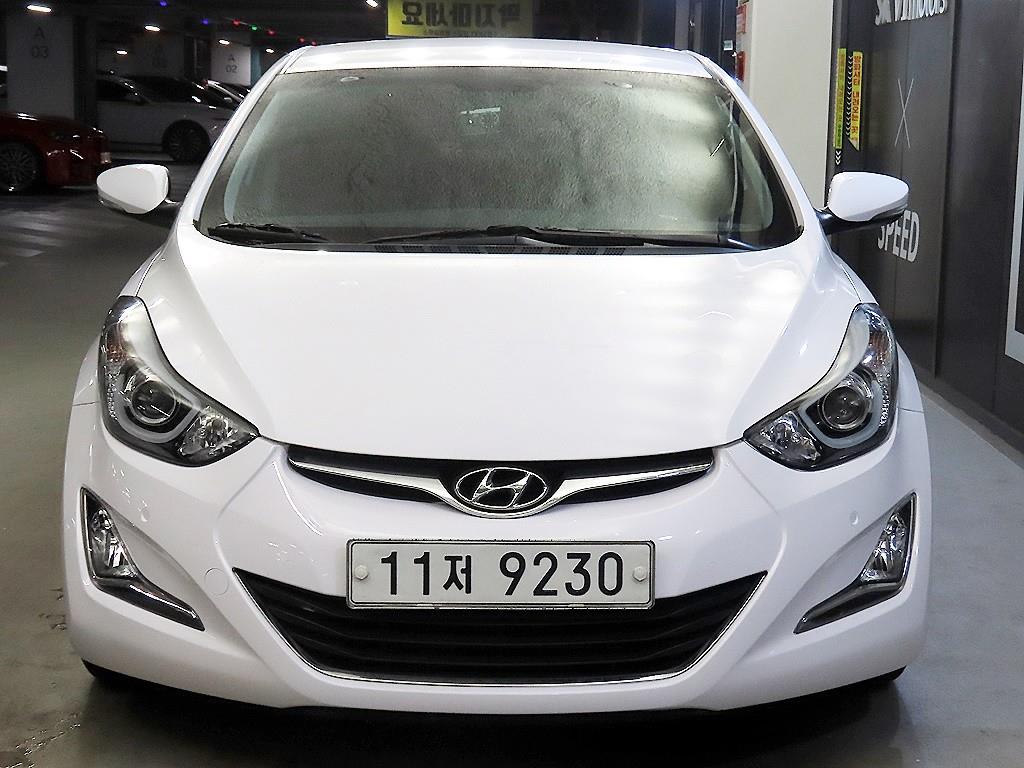 HYUNDAI Avante - Vista 2