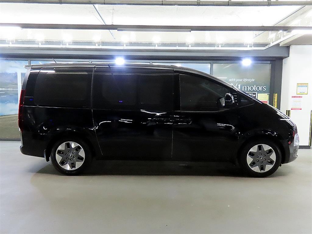 HYUNDAI Staria - Vista 3