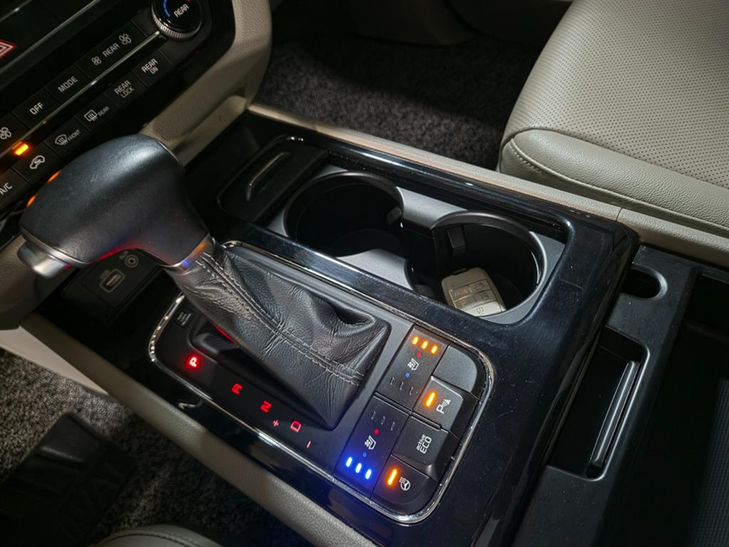 KIA Carnival 2017 Blanco - Importación desde Corea - HF Imports Iquique - Foto 13