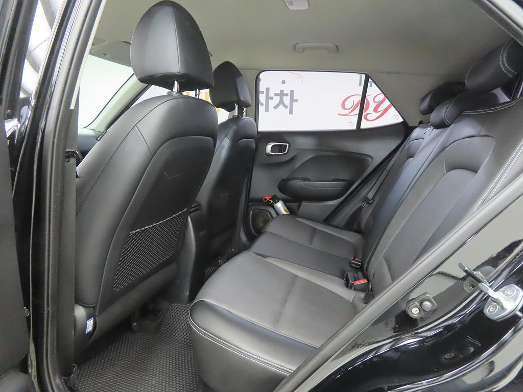 HYUNDAI Venue - Vista 6