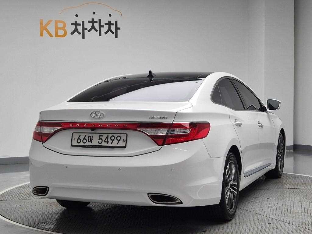HYUNDAI Grandeur - Vista 3