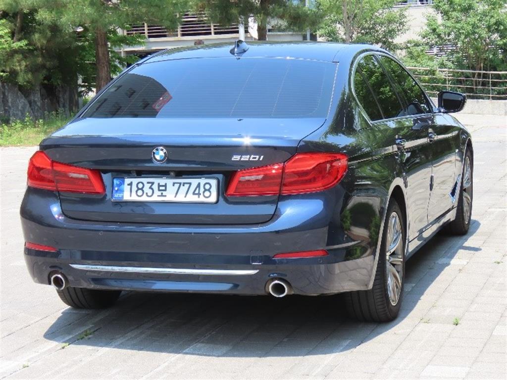 BMW 5 Series - Vista 5