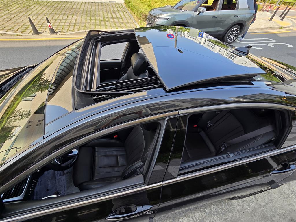 Genesis G80 - Vista 12
