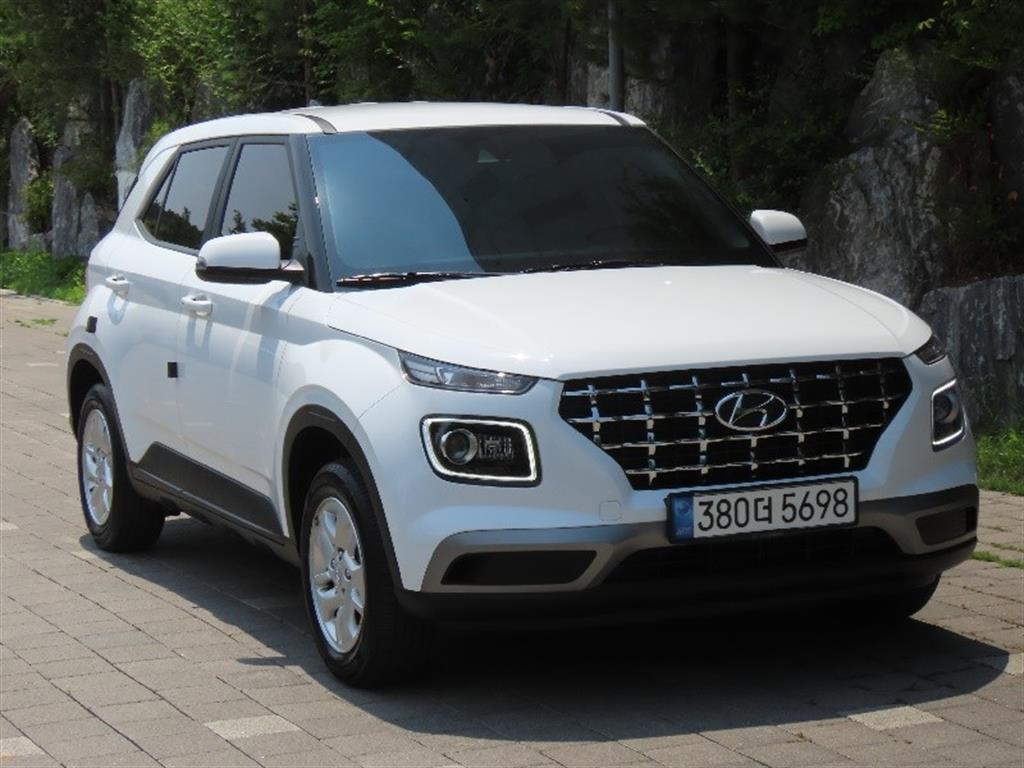 HYUNDAI Venue - Vista 3