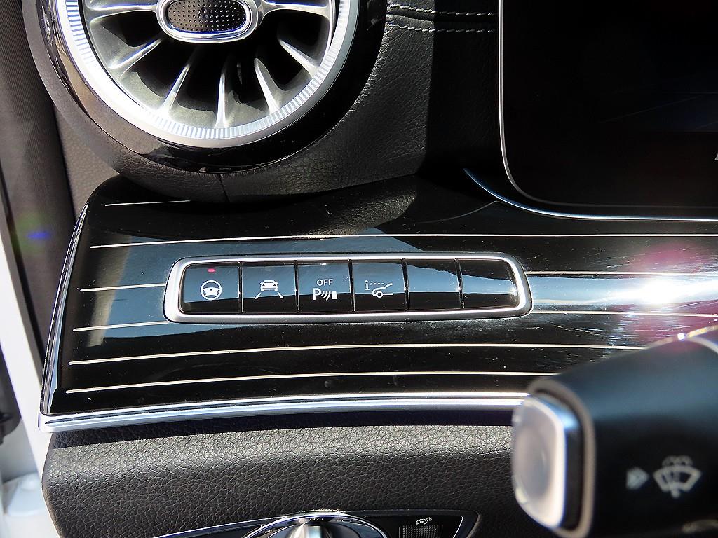 Mercedes Benz CLS Class - Vista 12