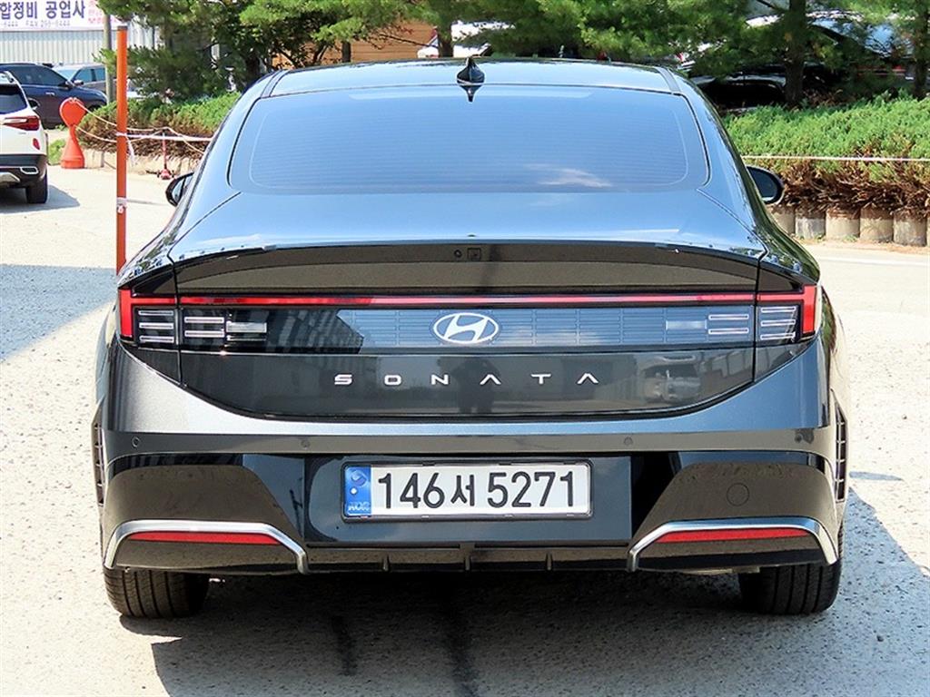 HYUNDAI Sonata - Vista 4