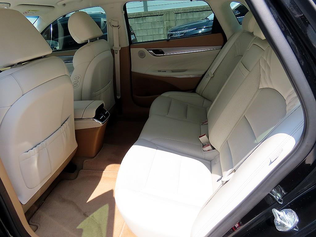 HYUNDAI Grandeur - Vista 6