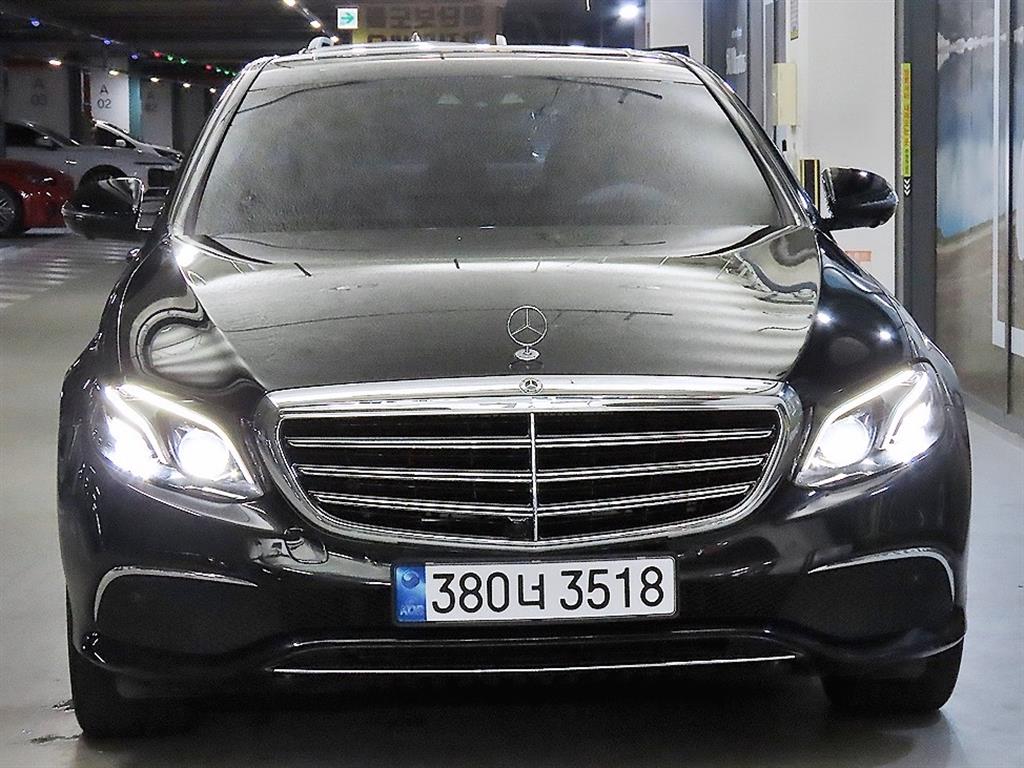 Mercedes Benz E class - Vista 2