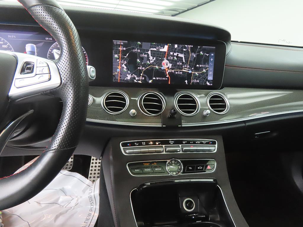 Mercedes Benz E class - Vista 10