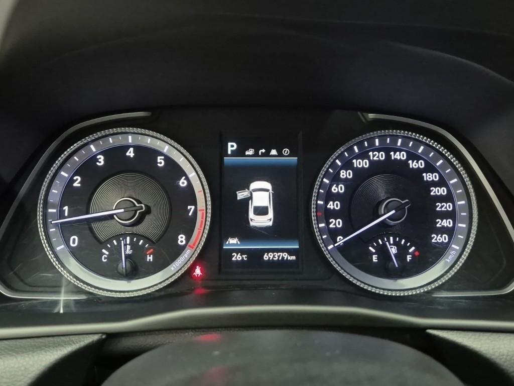HYUNDAI Sonata - Vista 6