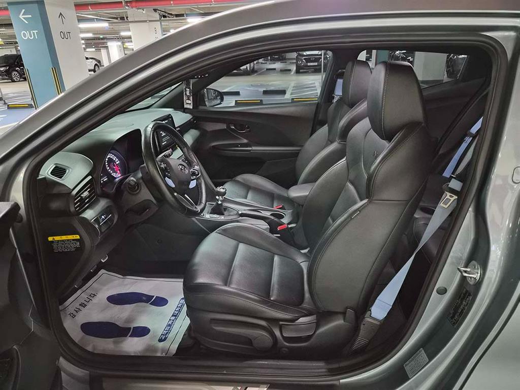 HYUNDAI Veloster - Vista 6