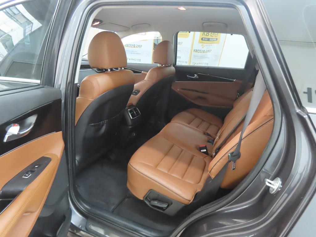 KIA Sorento - Vista 6
