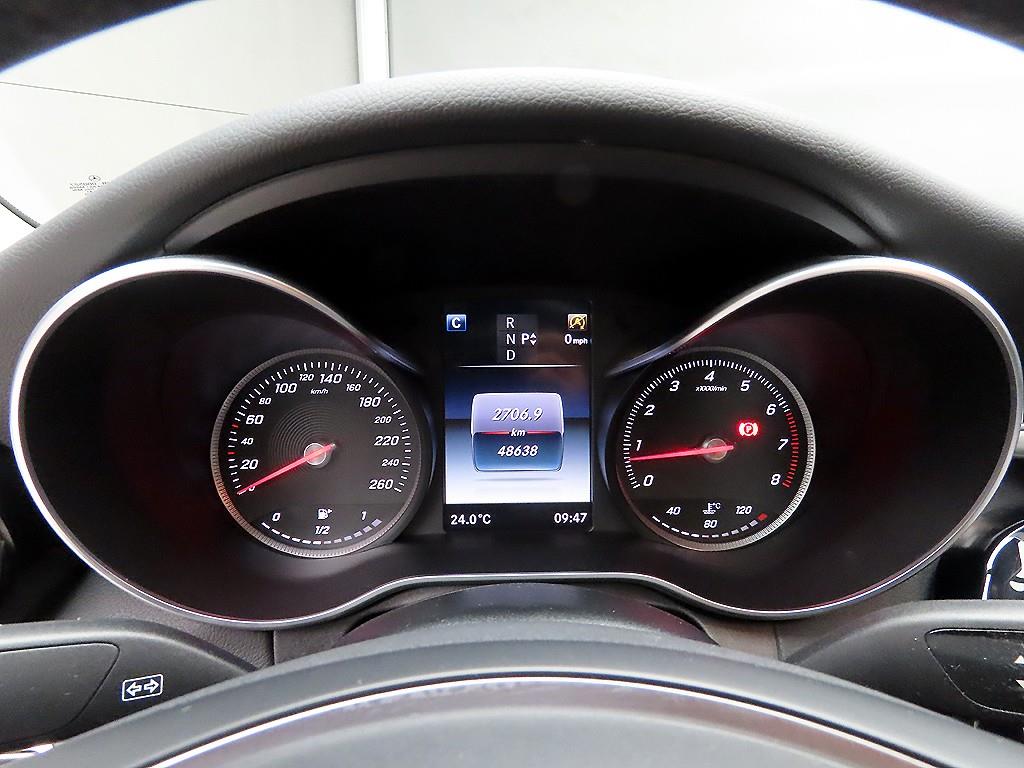 Mercedes Benz C Class - Vista 8