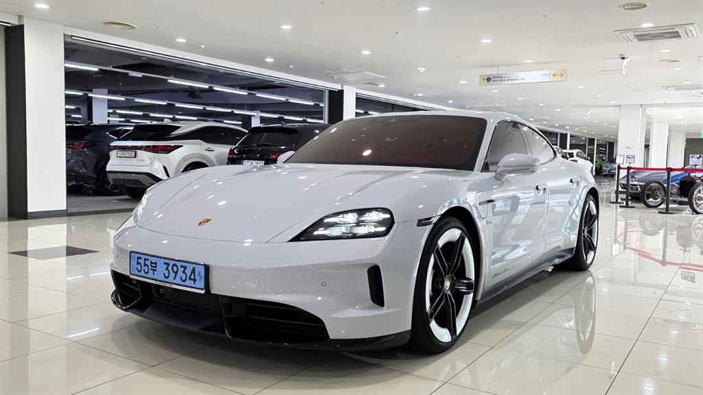 Porsche Taycan 2026 Blanco - Importación desde Corea - HF Imports Iquique - Foto 1