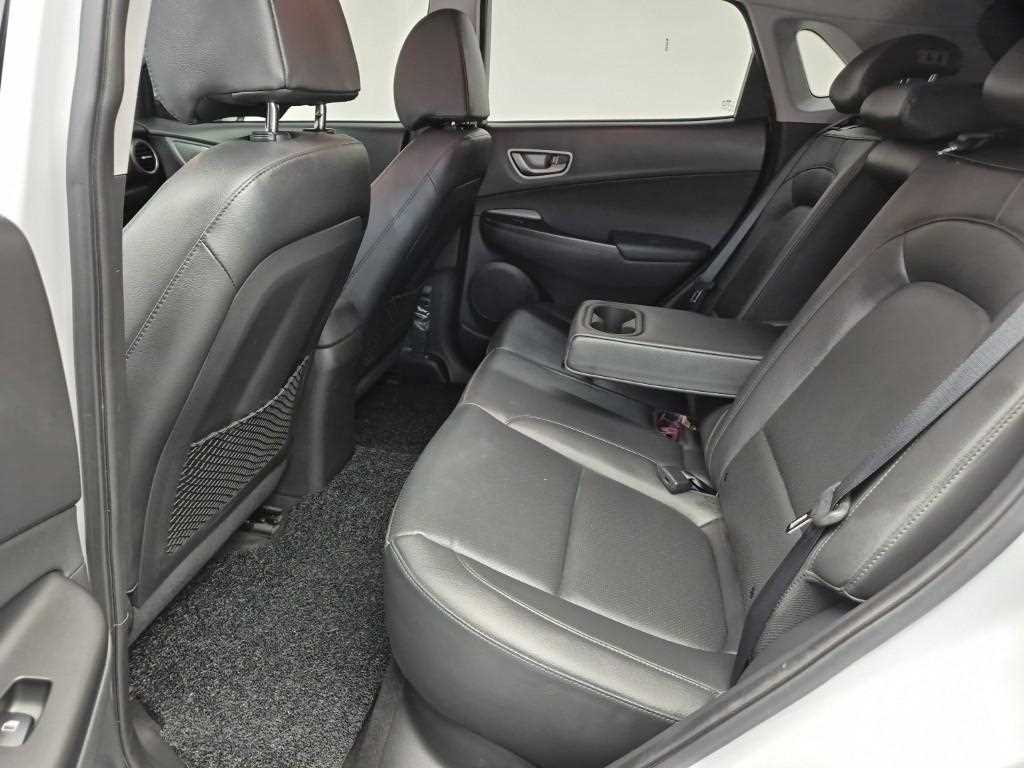 HYUNDAI Kona - Vista 12