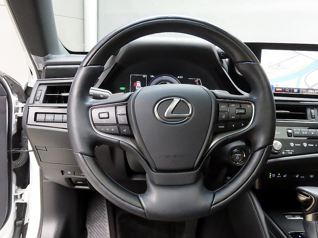 Lexus ES - Vista 9