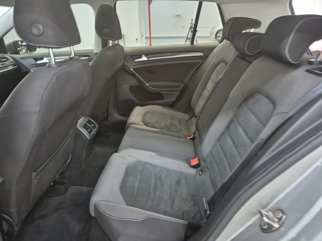 Volkswagen Golf - Vista 12