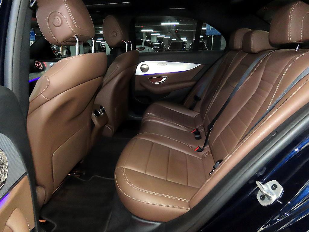 Mercedes Benz E class - Vista 7