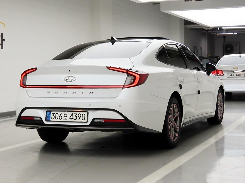 HYUNDAI Sonata - Vista 4
