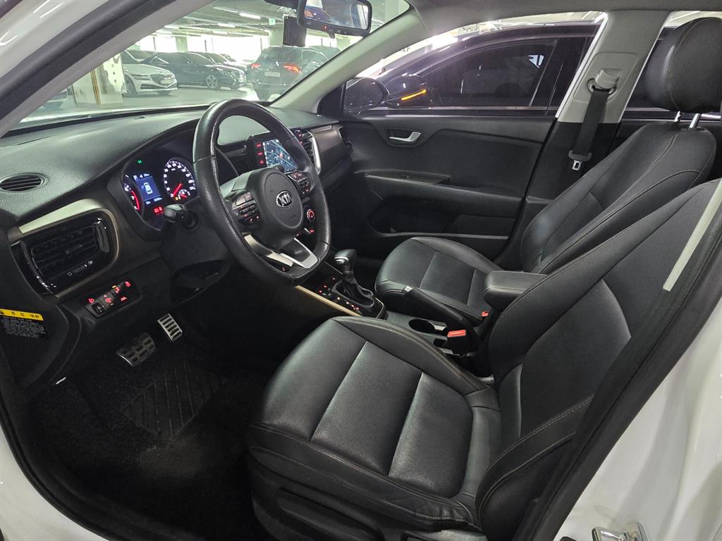 KIA Stonic - Vista 12