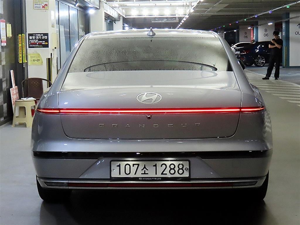 HYUNDAI Grandeur - Vista 5