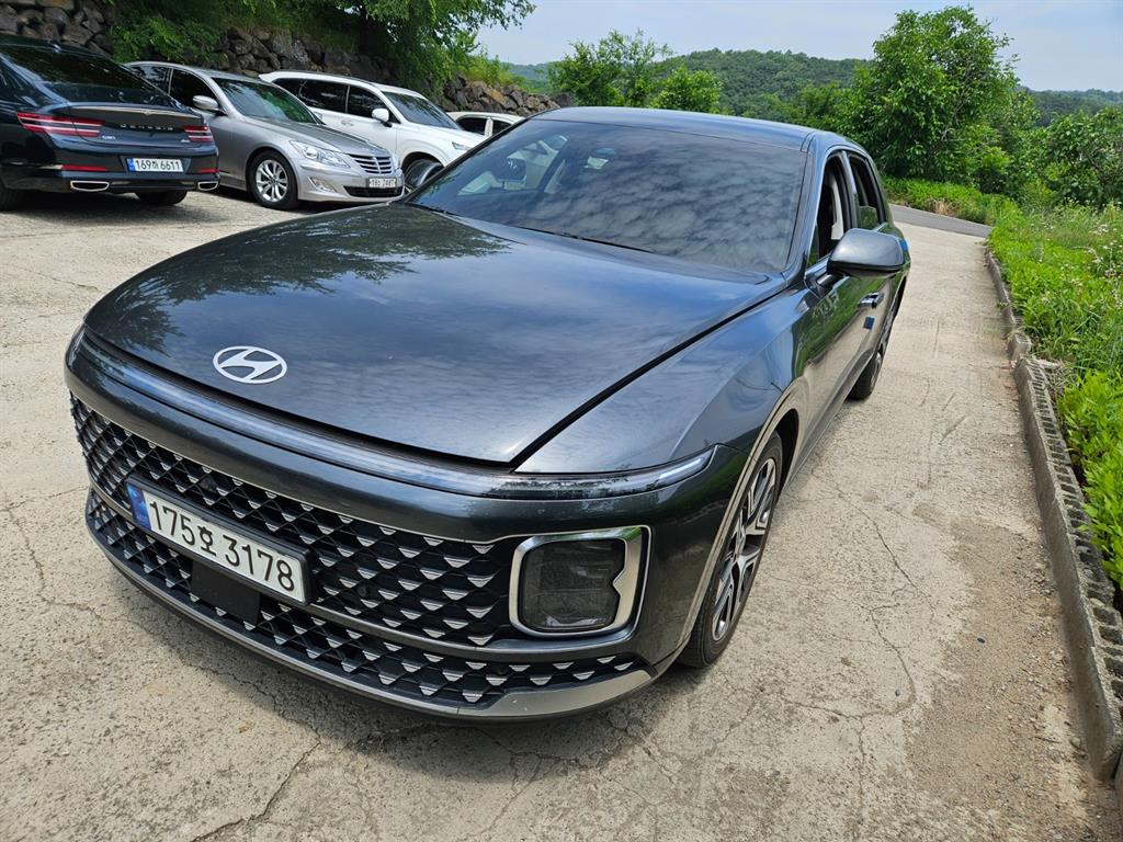 HYUNDAI Grandeur - Vista 3