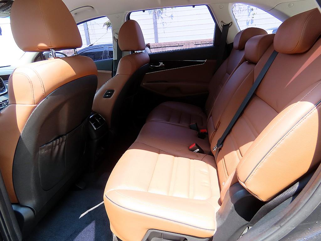 KIA Sorento - Vista 6