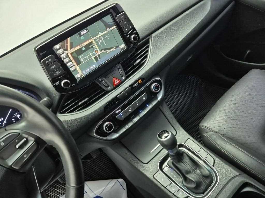 HYUNDAI i30 - Vista 10