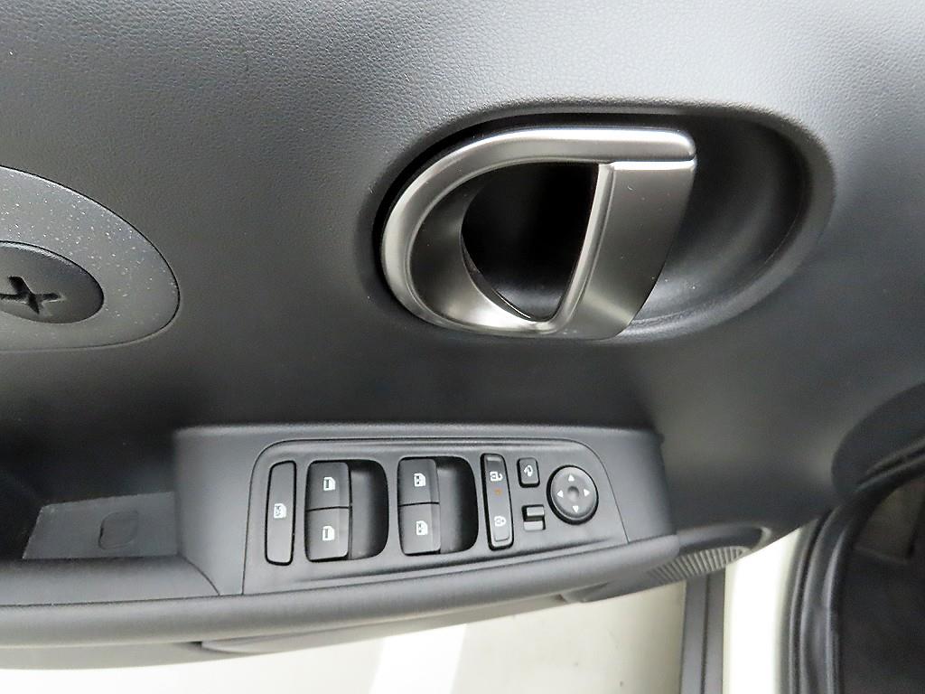 HYUNDAI Casper - Vista 11