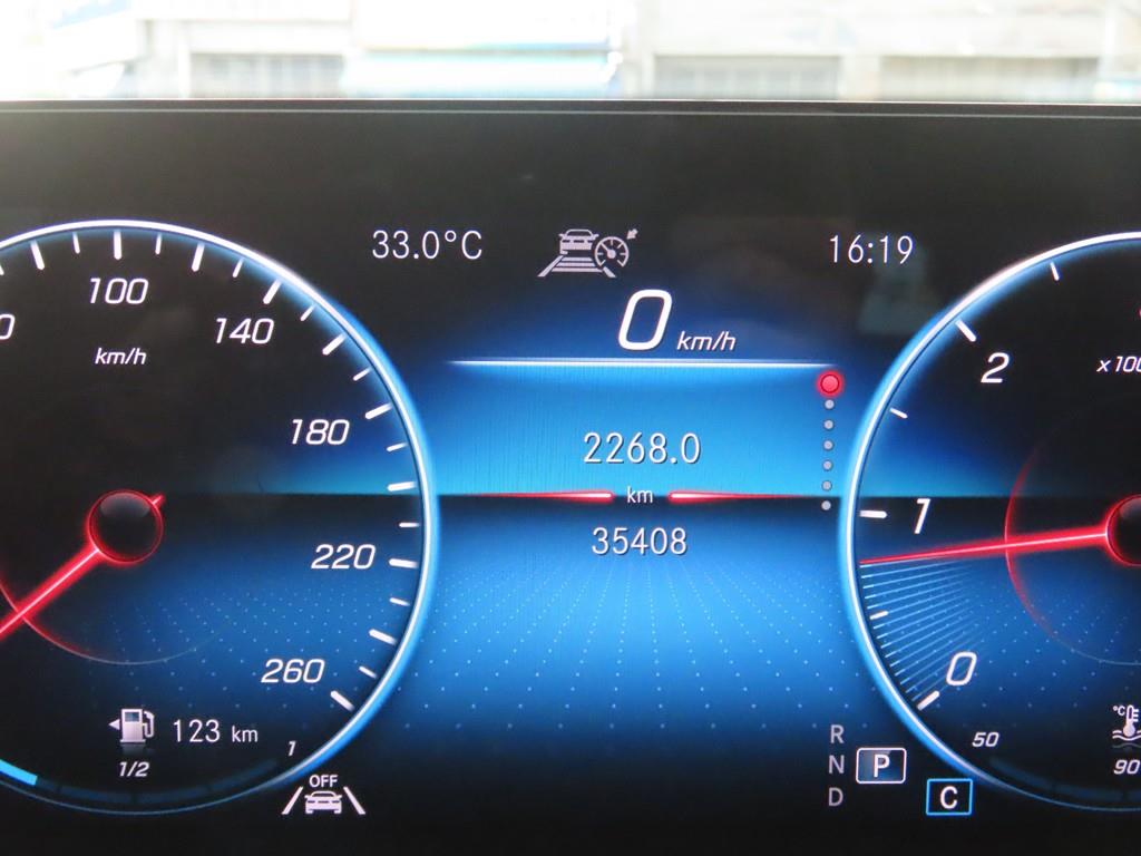 Mercedes Benz GLB Class - Vista 8