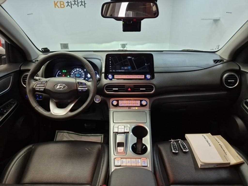 HYUNDAI Kona - Vista 7