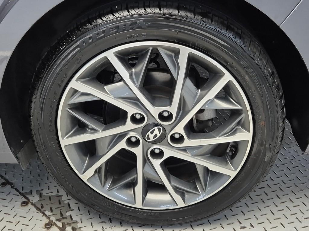 HYUNDAI Avante - Vista 8