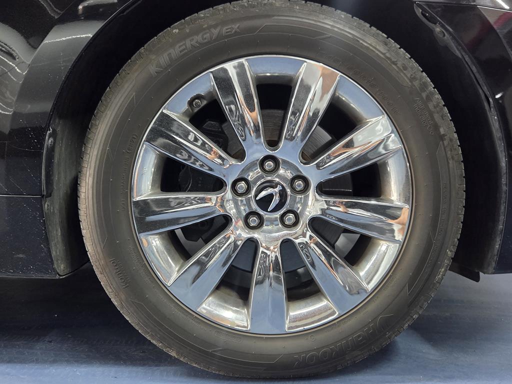 HYUNDAI Equus - Vista 9
