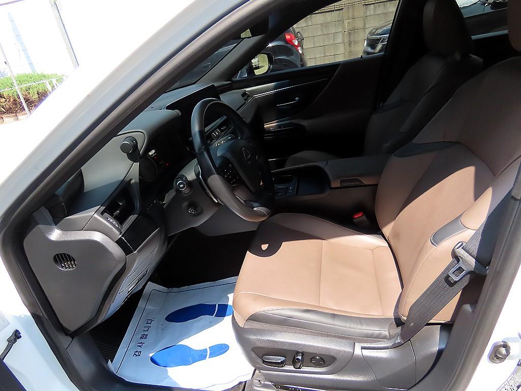 Lexus ES - Vista 5
