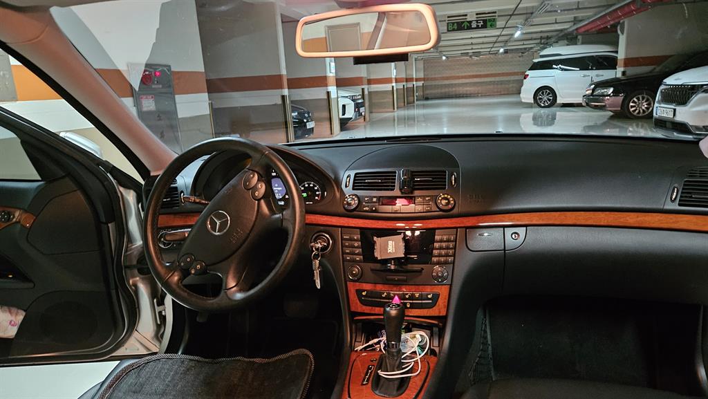 Mercedes Benz E class - Vista 7
