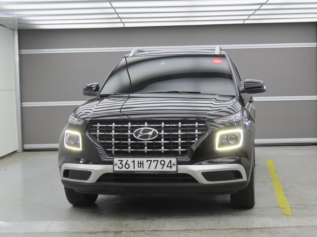 HYUNDAI Venue - Vista 2