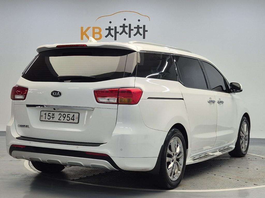 KIA Carnival - Vista 3